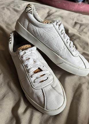 Superga 2843 club s — білі шкіряні кеди з леопардовими вставками та оздобленням під зебру