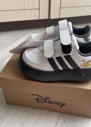 Кросівки adidas, 23 розмір