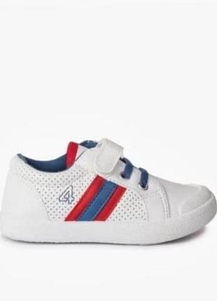 Стильные кроссовки бренда topomini с перфорацией.крести 4,5 eur 21