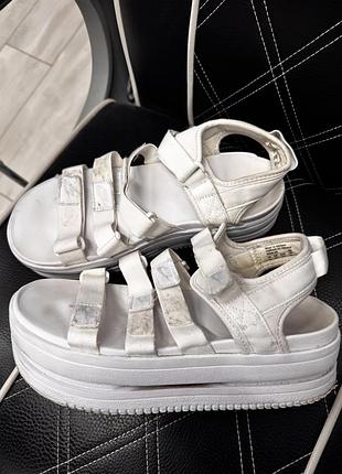 Босоніжки nike.оригінал