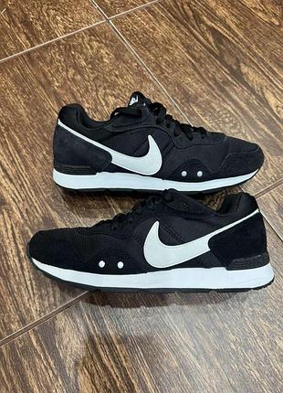 Кросівки nike venture runner  р-39