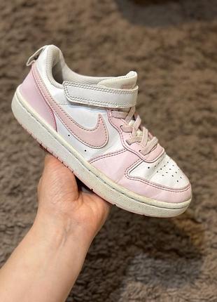 Оригінальні дитячі кросівки для дівчинки nike court 31.5/32 розмір (20 см) б/в
