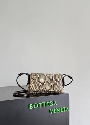 Жіноча міні сумка з натуральної шкіри bottega veneta