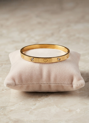 Розкішний жорсткий браслет у стилі cartier з сердечками та каменями, медична сталь