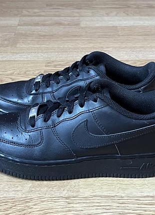 Кожаные кроссовки nike force оригинал в отличном состоянии 38 размер