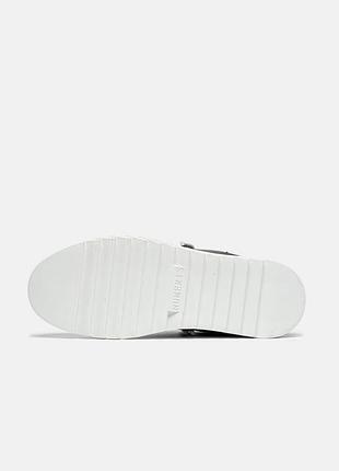 Numeris black lether 2
