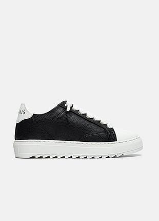Numeris black lether 8