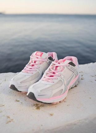 Уцінка кросівки nike air zoom vomero 5 white pink
