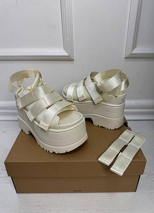 Сандалі на високій платформі ugg goldenrise 36-39р