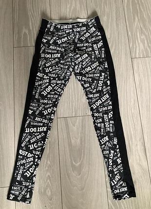 Спортивні лосини nike