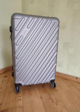 Велика срібляста валіза karl voyager для подорожей на колесах з кодовим замком авс-пластик, чудовий стан. 70×45×25см