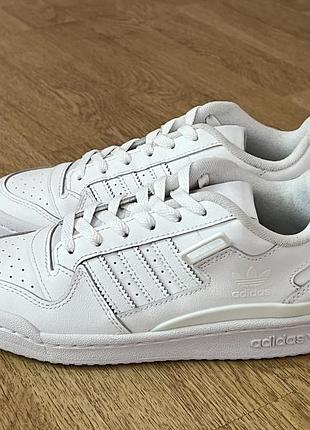 Шкіряні кросівки adidas оригінал в ідеальному стані 36,5 розмір