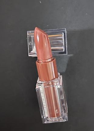 Помада covergirl exhibitionist у відтінку 515 river plum