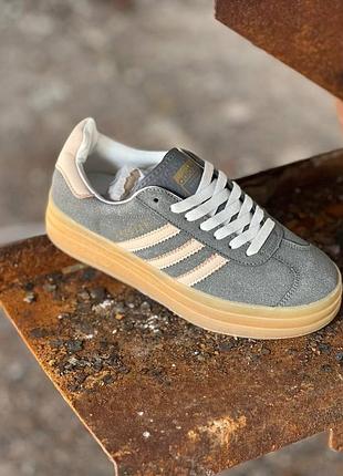 Стильні жіночі кросівки adidas gazelle bold grey