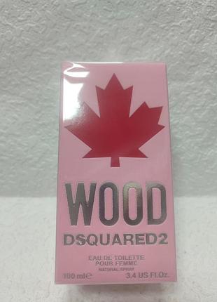 Женская туалетная вода dsquared2 wood pour femme объемом 100 мл в розовом упаковке с фирменным красным кленовым листом
