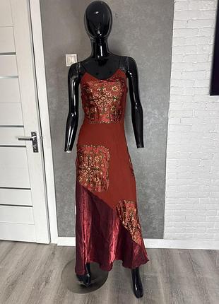 Довга сукня плаття