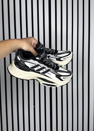 Стильные кроссовки adidas mts pro black ivory