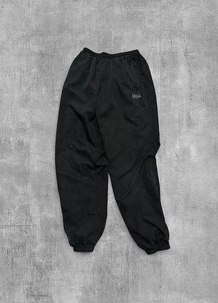 Штани lonsdale оригінал чорні спортивні штани лонсдейл легкі плащові джогери