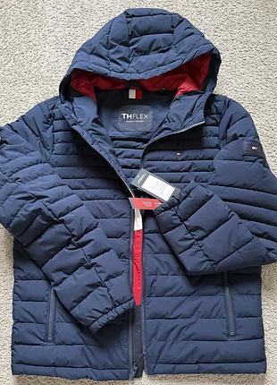 Чоловіча  демісезонна куртка tommy hilfiger з лінійки th flex в розмірі м синього кольору