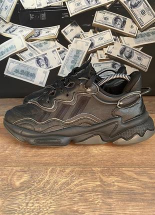 Кросівки, adidas ozweego, чоловічі, розмір 39 , розмір устілки 24,5 сантиметрів.