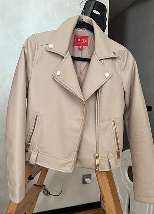 Куртка від guess