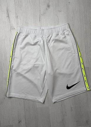 Чоловічі шорти nike repeat (fj5317-121) з нових колекцій розмір l