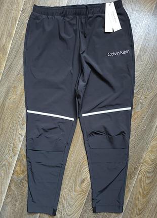 Calvin klein, стильні чоловічі спортивні штани із плащової тканини р.l, нові