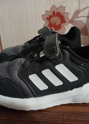Продам кроссовки adidas