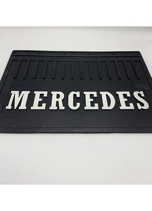 Брызговик с надписью "mercedes" тисненый черный (350х500)
