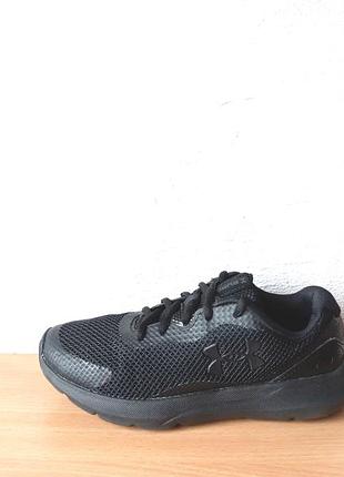 Классные кроссовки under armour 35,5 р. стелька 22,8 см.