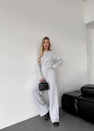Костюм жіночий