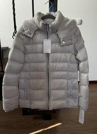Жіноча курточка calvin klein