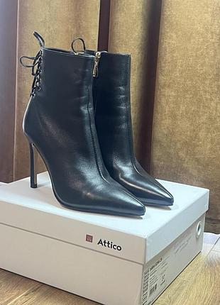 Чорні шкіряні ботильйони attico, р.37 🖤 куплені в златі. майже нові, стан дуже хороший. оригінальна коробка + набійки в комплекті. ✨