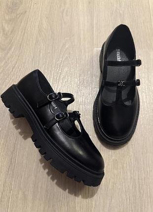 Новые туфли лоферы celine.