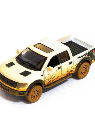 Детская модель машинки пикап ford f-150 svt raptor-supercrew muddy kinsmart kt5365wy инерционная, 1:46 white