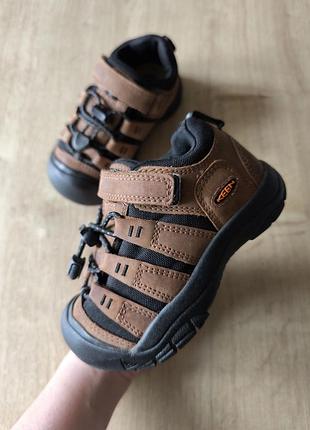 Круті дитячі кросівки keen, оригінал, р.25/26