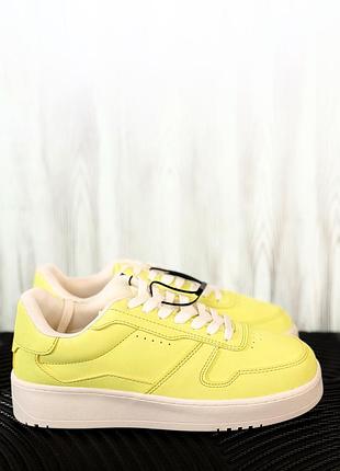 Кросівки zara . розмір 39,40,41