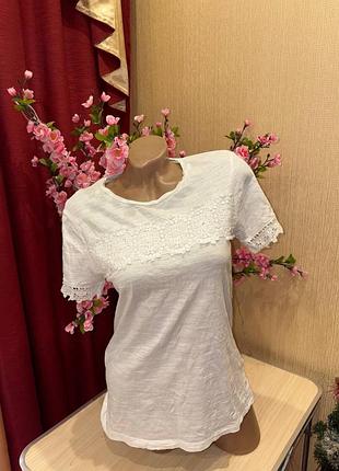 Белая хлопковая футболка с ажурными вставками на груди и рукавах marks&spencer uk8 eur36