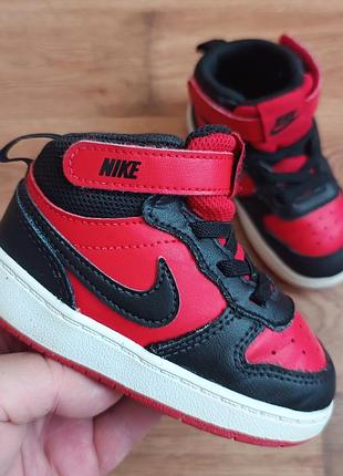 Оригинальные nike р23.5 длина стельки по факту 15см
ц599грн