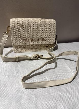 Нова крос-боді prettylittlething