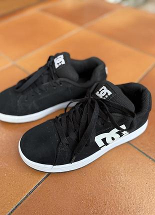 Кросівки dc shoes gaveler — р. 35