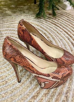 Guess красивые туфли