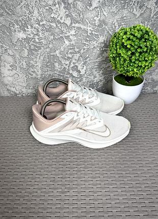 Nike quest кроссовки 39 размер спортивные бежевые