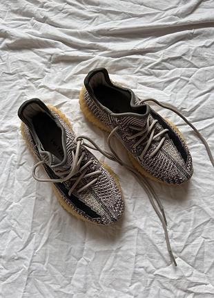 Кросівки yeezy boost brown
