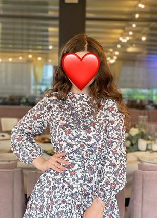 Платье zara, размер xs, но будет на s. если нужно пришлю замеры. одевала несколько раз, состояние идеально.