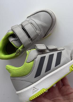 Кросівки adidas дитячі 28 розмір