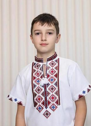 Дитячі і підліткові вишивані сорочки  на льоні