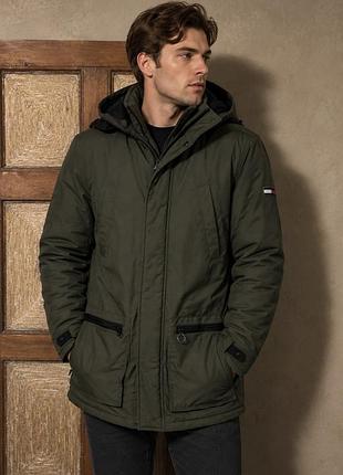 Куртка від tommy