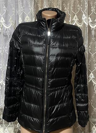 Демисезонный пуховик от бренда massimo dutti.
