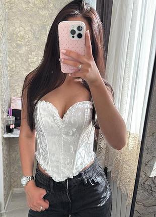 Білий корсет з мереживом